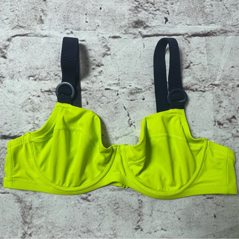 🔥BOGO SWIMWEAR👙
aerie Neon Yellow Underwire Bikini Top with Black Straps